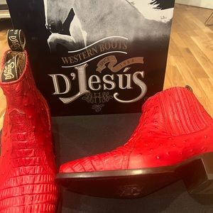 Men’s cowboy boots. Size 8